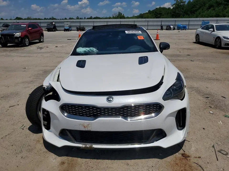 2019 KIA STINGER GT2  