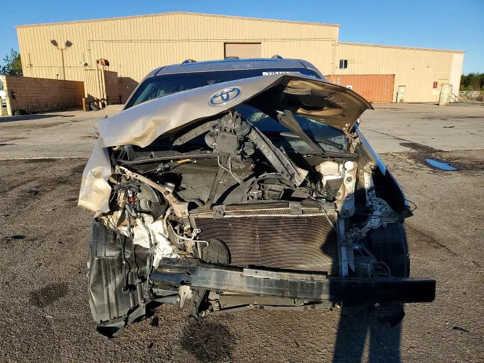 2013 TOYOTA SIENNA XLE  