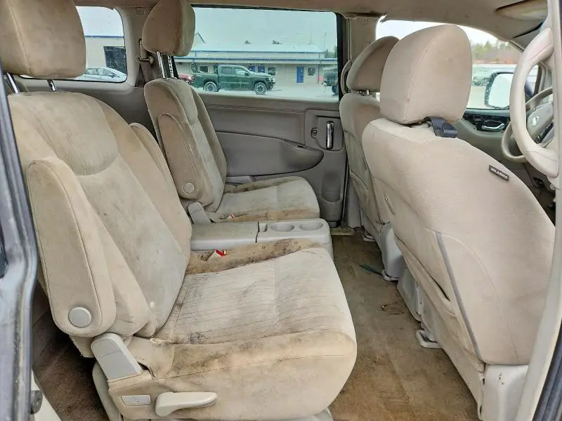 2017 NISSAN QUEST SV  