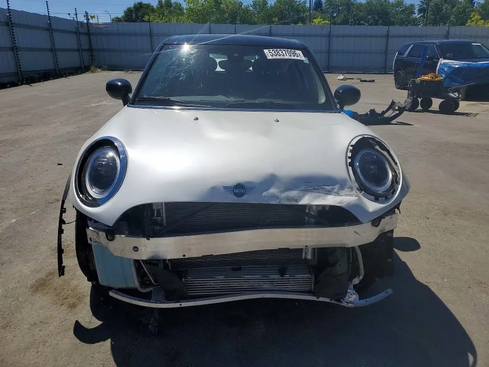 2024 MINI COOPER   