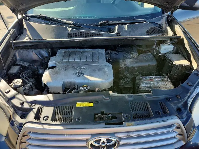 2010 TOYOTA HIGHLANDER SE  