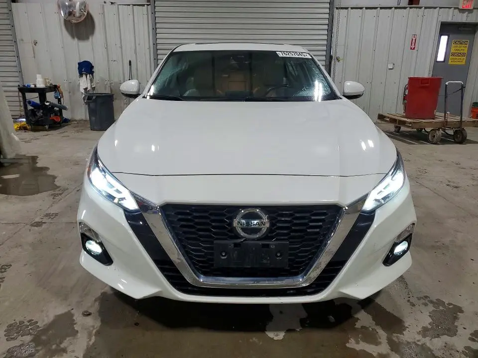 2022 NISSAN ALTIMA SL  