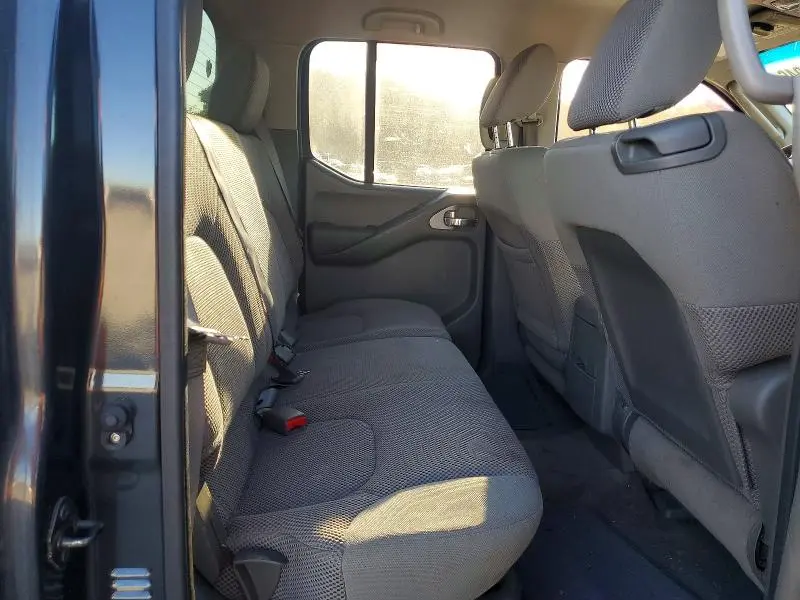 2010 NISSAN FRONTIER SE V6  