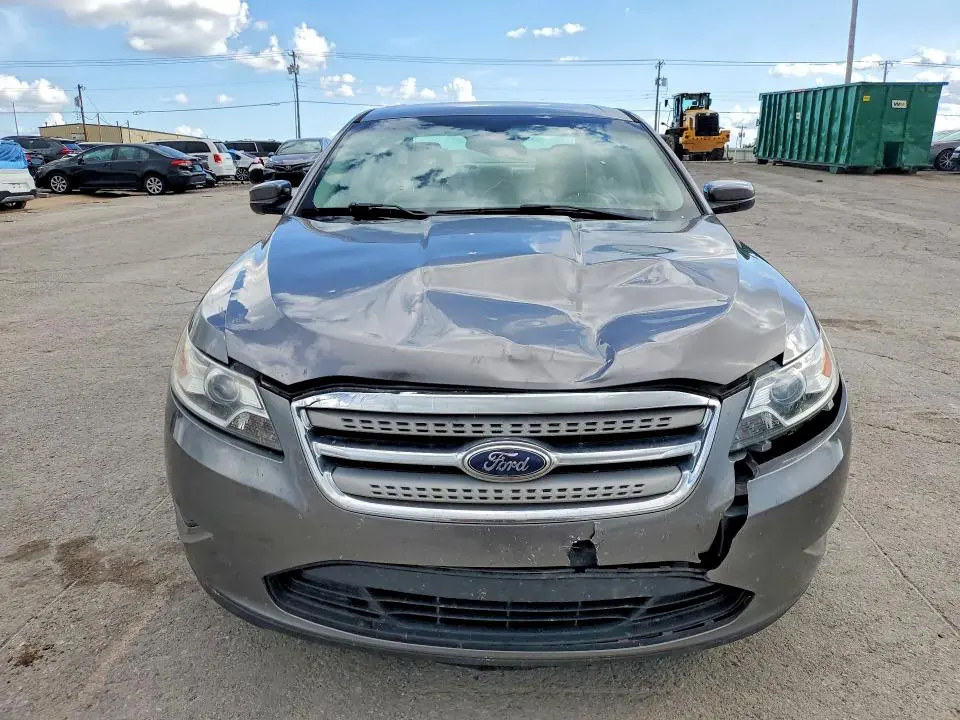 2011 FORD TAURUS SEL  