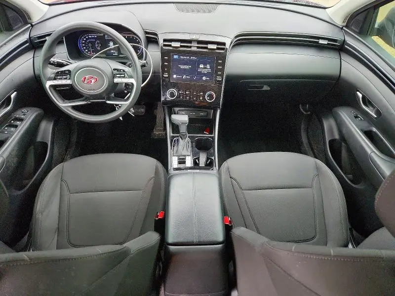 2022 HYUNDAI TUCSON SE  
