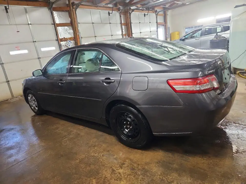 2010 TOYOTA CAMRY SE  