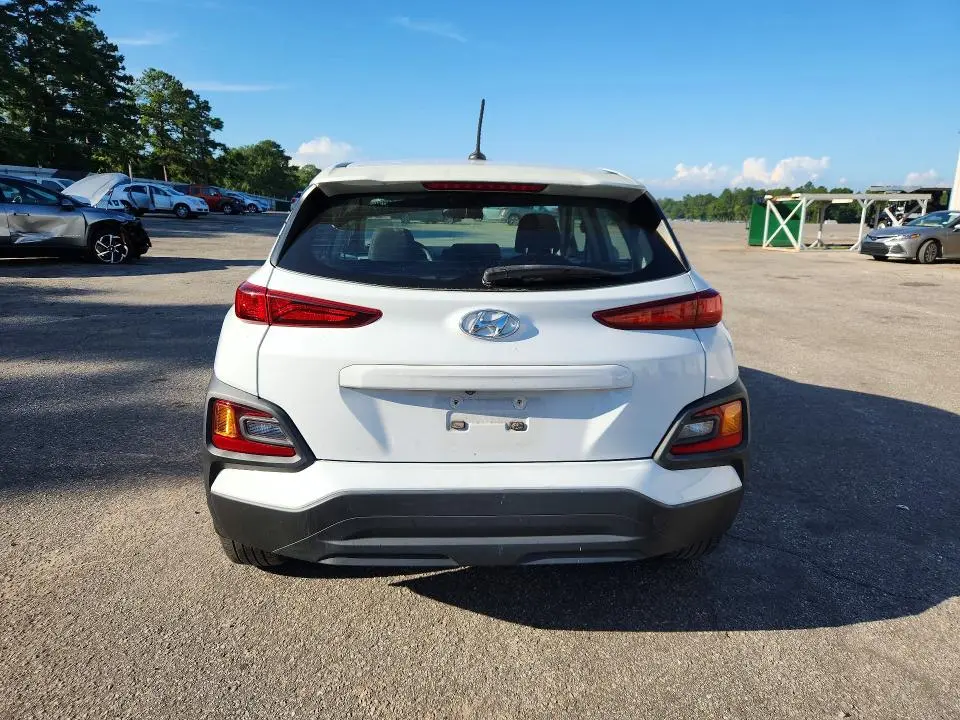 2021 HYUNDAI KONA SE  