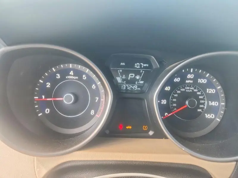 2014 HYUNDAI ELANTRA SE  