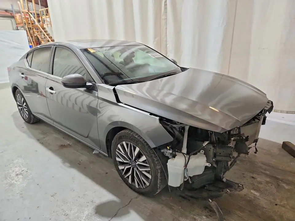 2023 NISSAN ALTIMA SV  