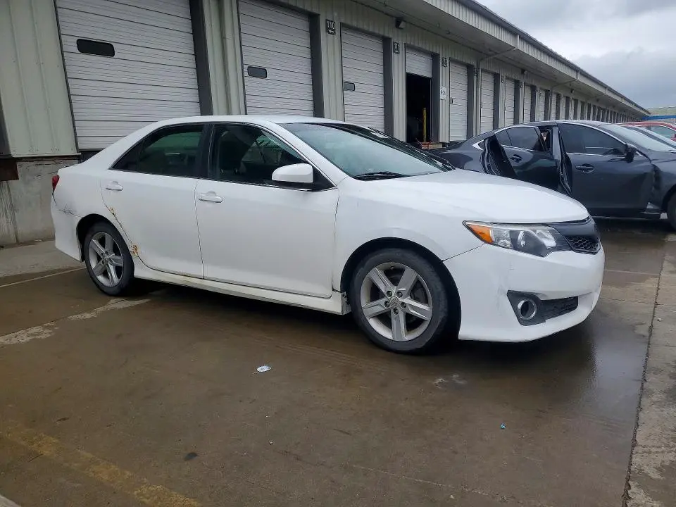 2012 TOYOTA CAMRY SE  