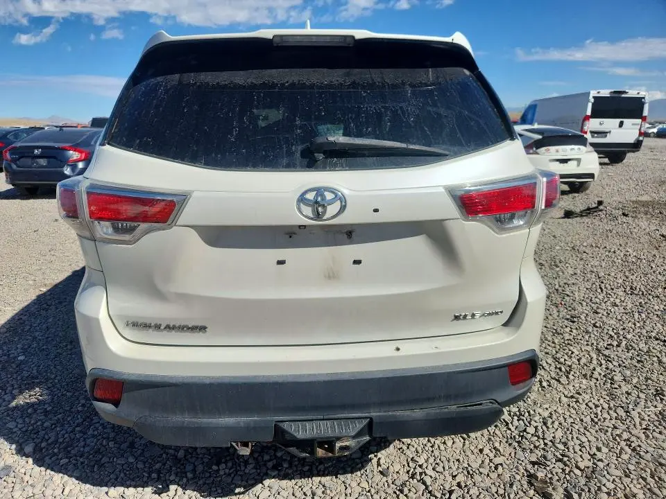 2014 TOYOTA HIGHLANDER XLE  
