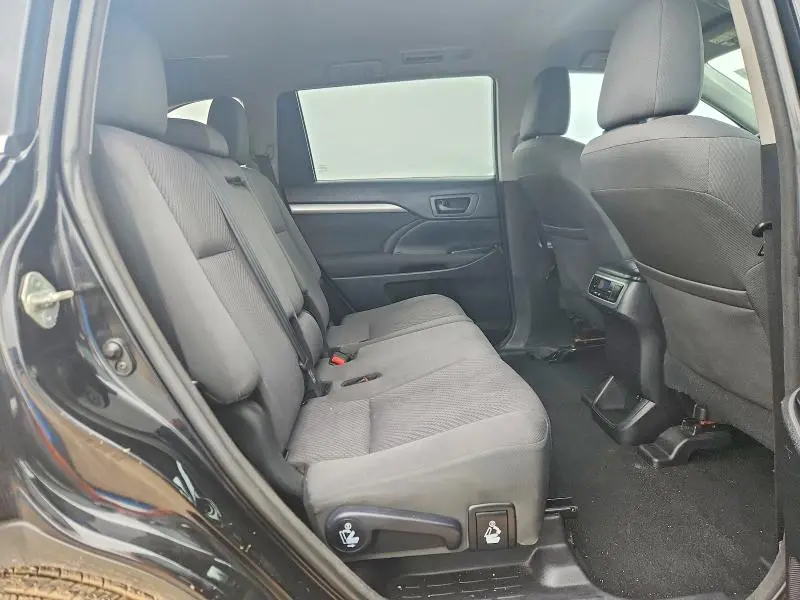 2018 TOYOTA HIGHLANDER LE  