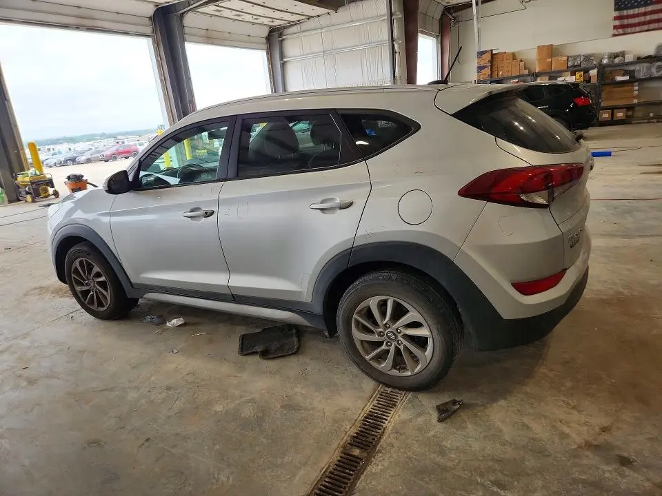 2016 HYUNDAI TUCSON SE  