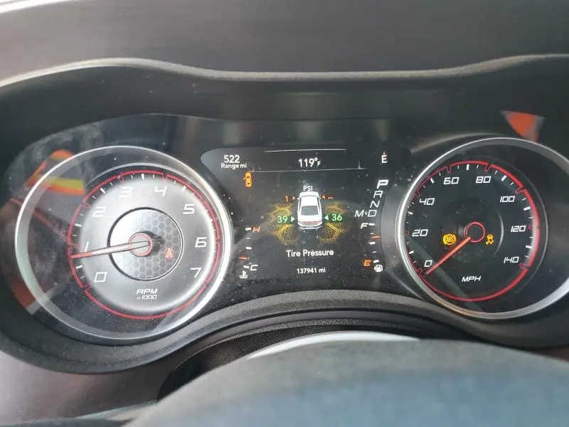 2017 DODGE CHARGER SE  