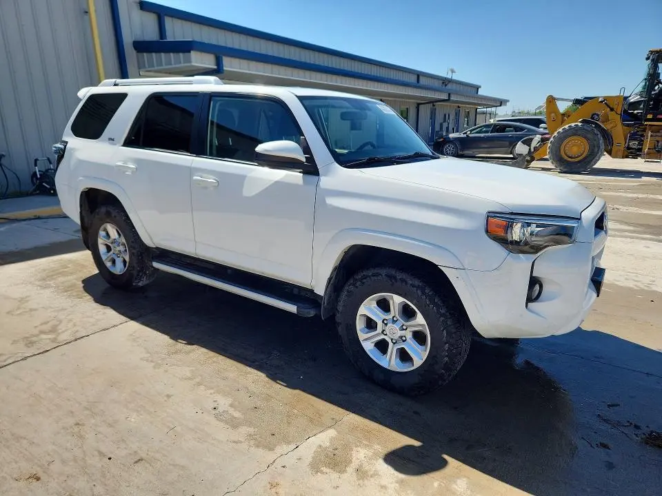 2018 TOYOTA 4RUNNER SR5  