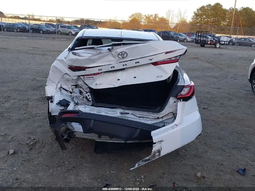 2025 TOYOTA CAMRY SE