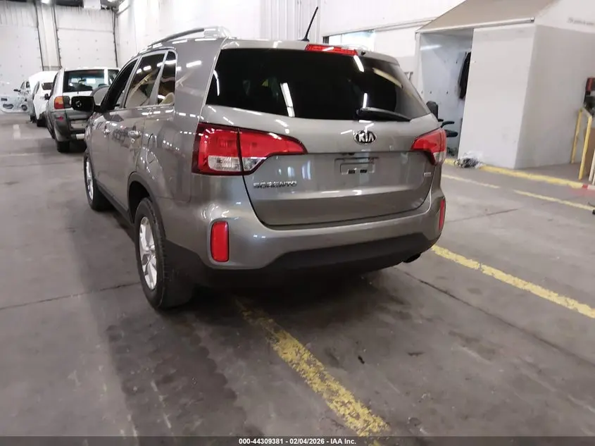 2015 KIA SORENTO LX
