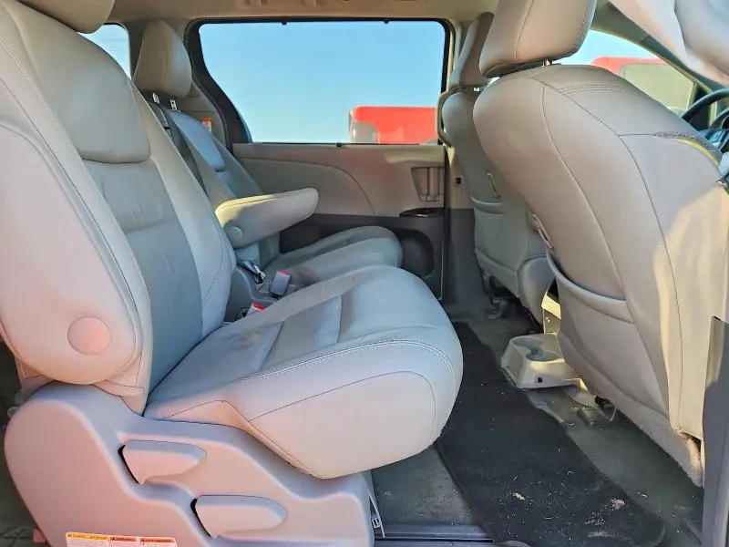 2017 TOYOTA SIENNA XLE 8-PASSENGER  