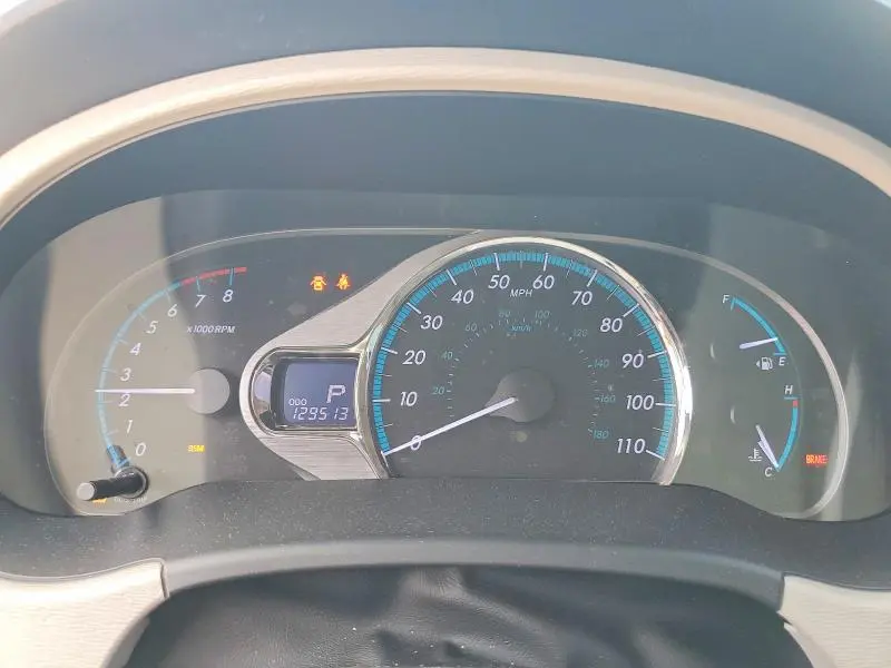 2014 TOYOTA SIENNA XLE 8-PASSENGER  