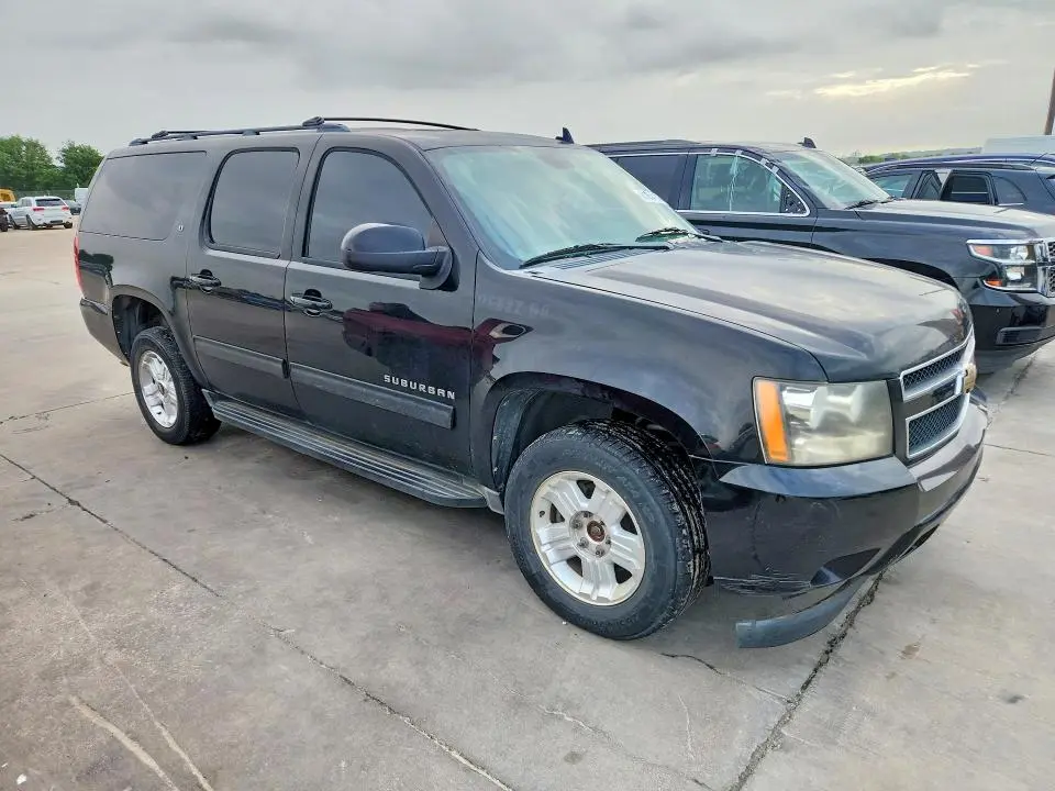 2011 CHEVROLET SUBURBAN K1500 LT  