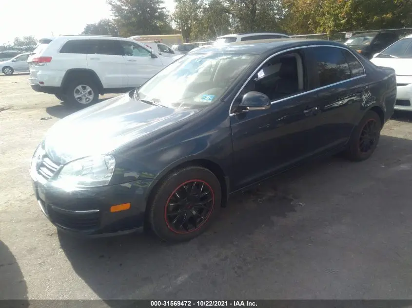 2010 VOLKSWAGEN JETTA SEDAN SE