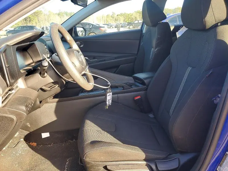 2024 HYUNDAI ELANTRA SE  