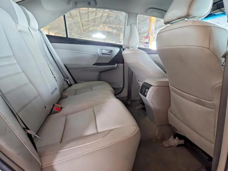2016 TOYOTA CAMRY XLE  