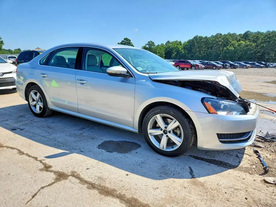 2012 VOLKSWAGEN PASSAT SE  