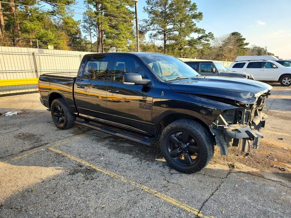 2018 RAM 1500 SLT  