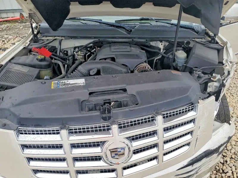2011 CADILLAC ESCALADE PREMIUM  