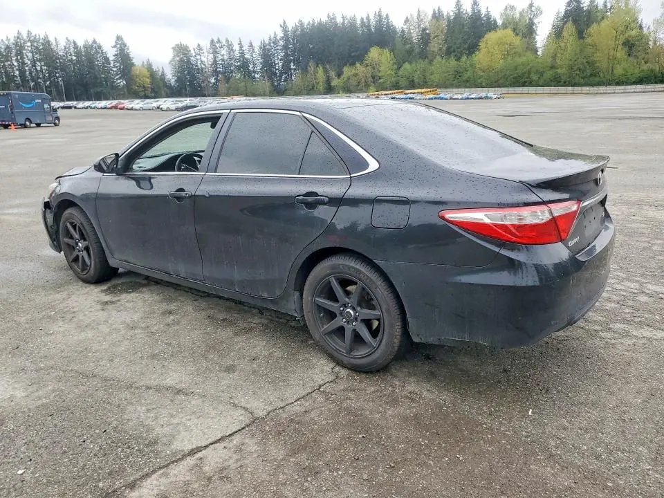 2015 TOYOTA CAMRY SE  