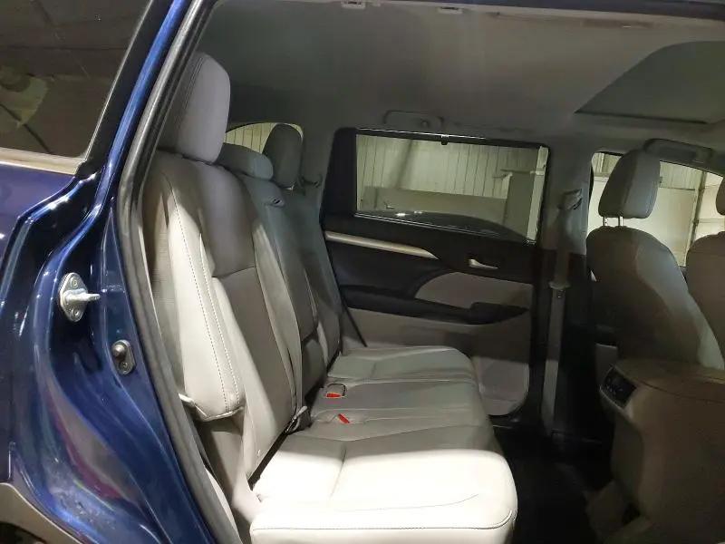 2015 TOYOTA HIGHLANDER XLE  