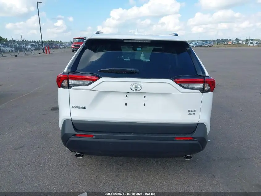 2025 TOYOTA RAV4 XLE