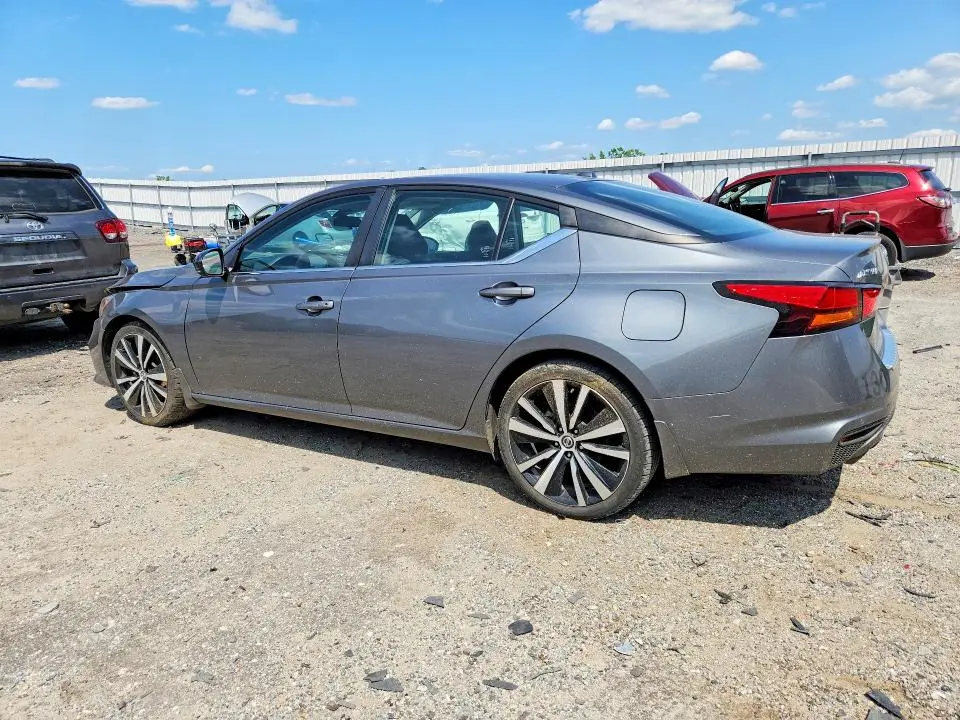 2021 NISSAN ALTIMA SR  