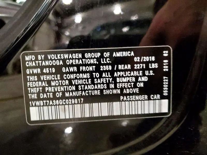 2016 VOLKSWAGEN PASSAT SE  