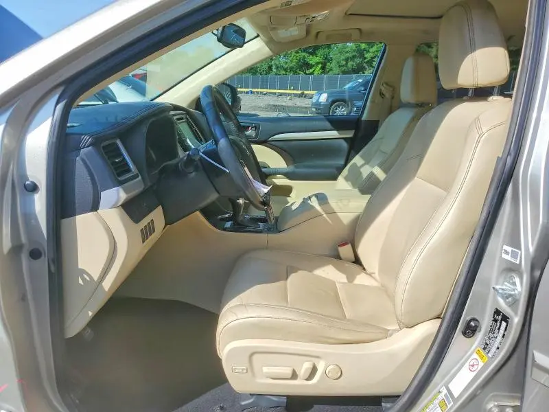 2016 TOYOTA HIGHLANDER XLE  