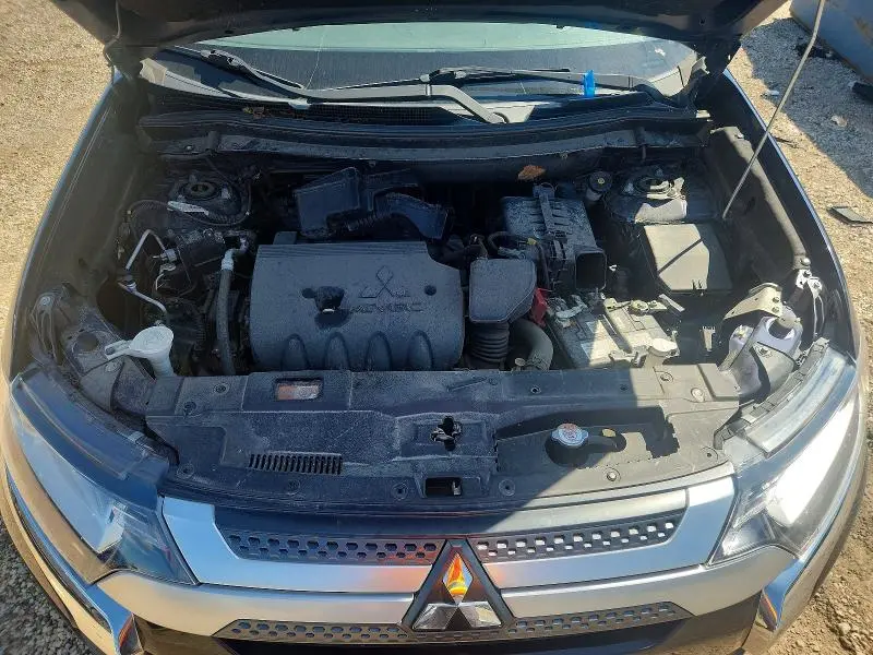 2019 MITSUBISHI OUTLANDER SE  