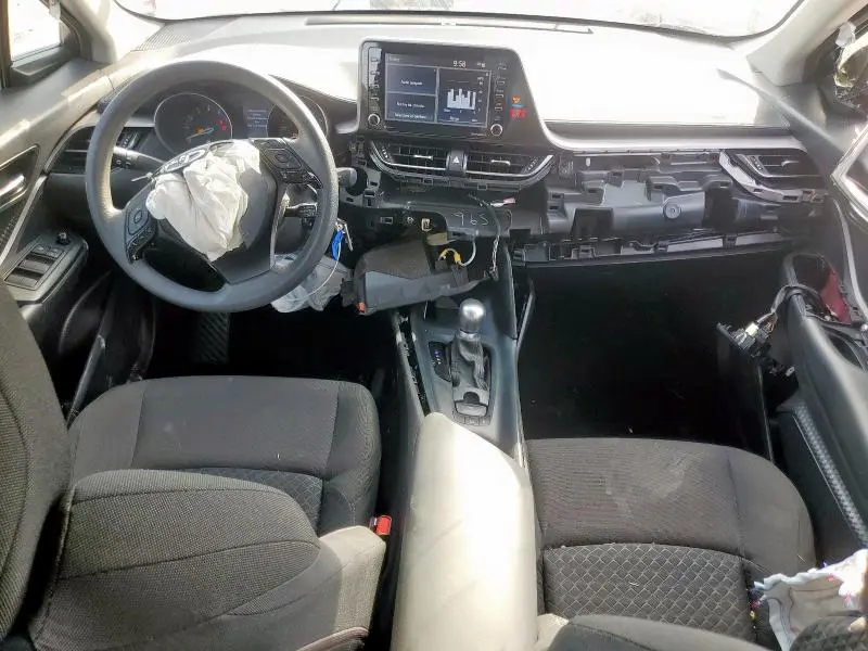 2020 TOYOTA C-HR XLE