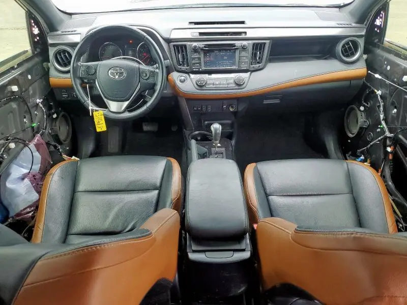 2016 TOYOTA RAV4 SE  