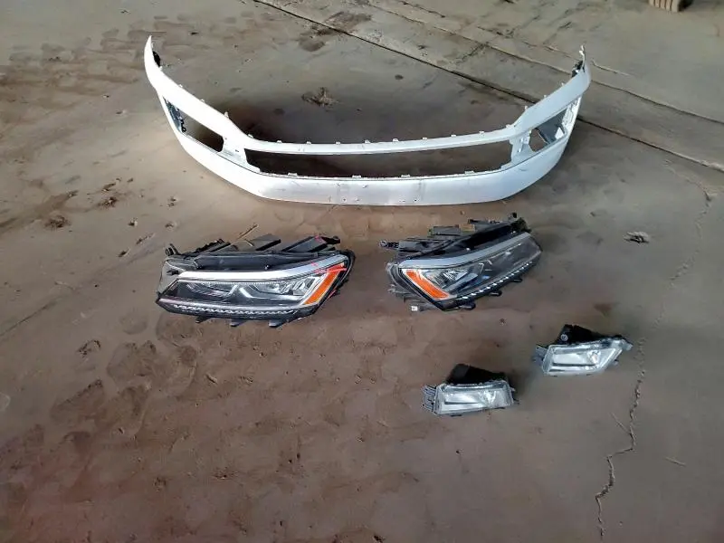 2018 VOLKSWAGEN PASSAT SE  