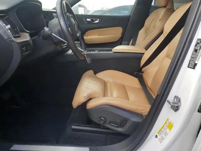 2019 VOLVO XC60 T5 MOMENTUM  