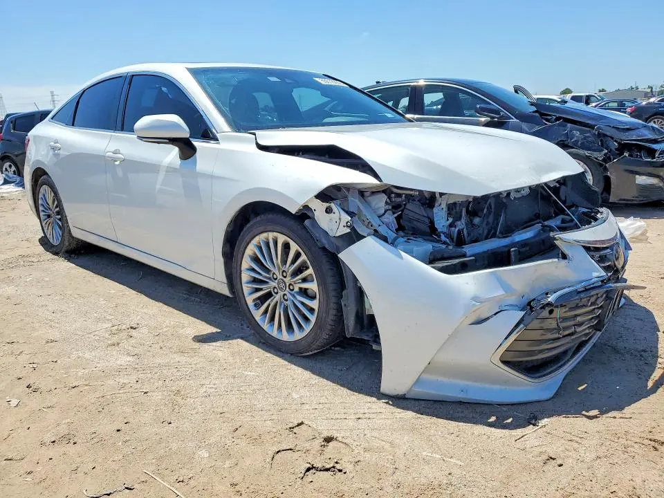 2019 TOYOTA AVALON LIMITED  