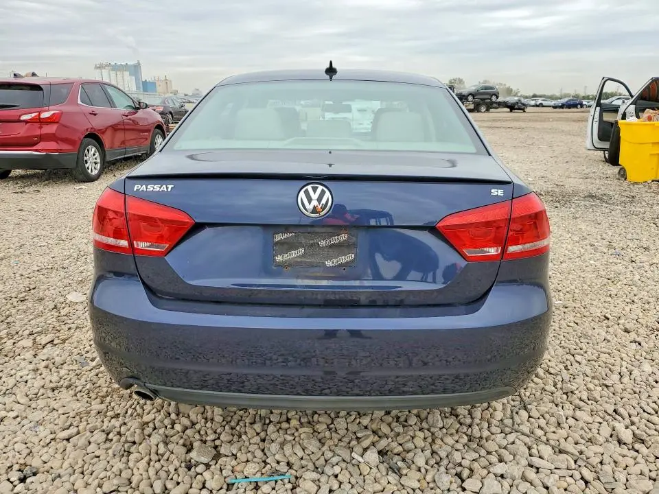 2012 VOLKSWAGEN PASSAT SE  