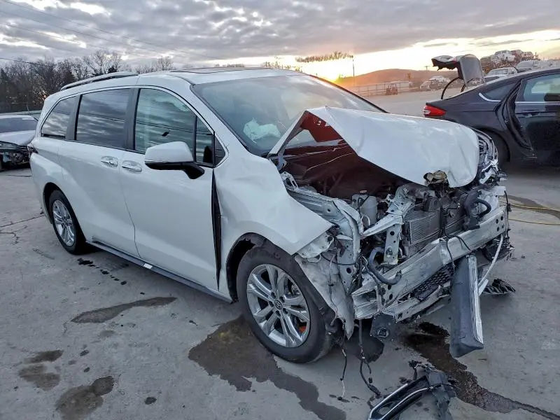 2023 TOYOTA SIENNA LIMITED  
