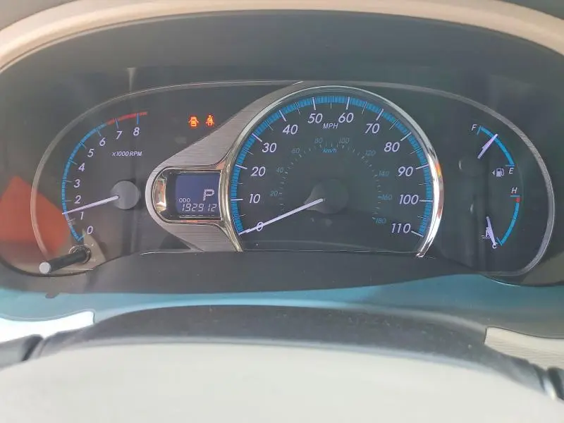 2014 TOYOTA SIENNA XLE 8-PASSENGER  