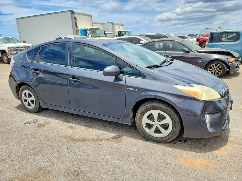 2013 TOYOTA PRIUS ONE  