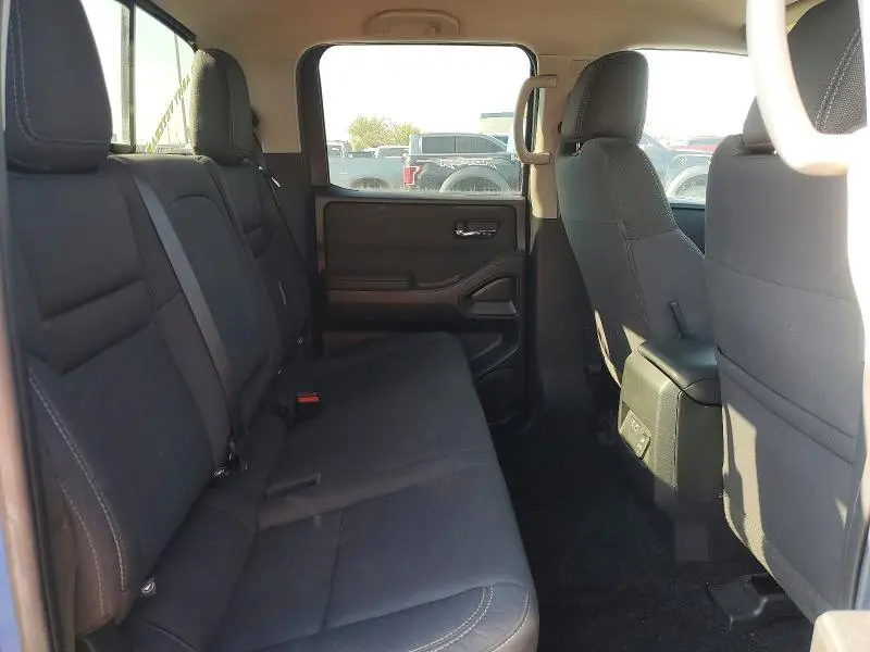 2024 NISSAN FRONTIER SV  