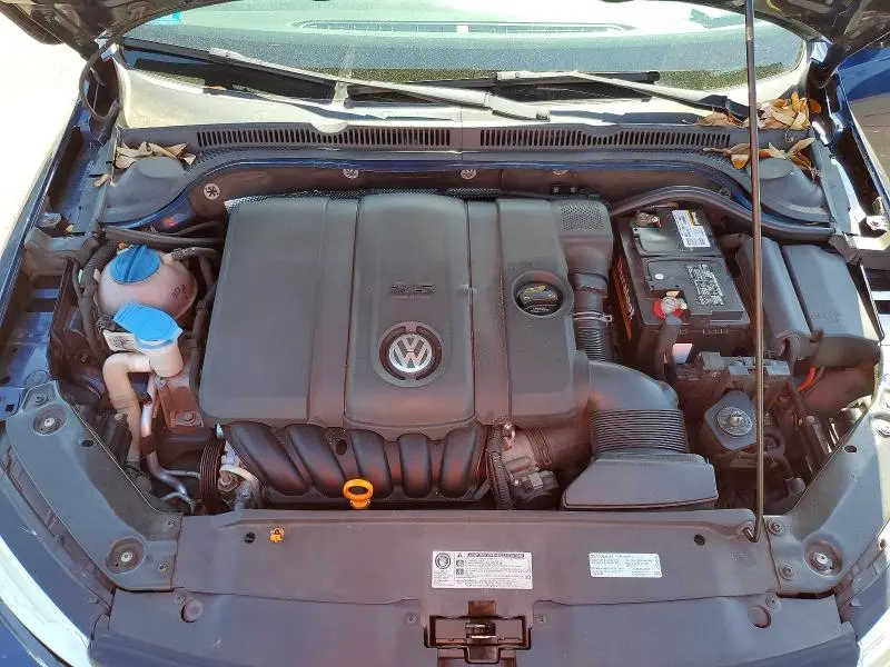 2013 VOLKSWAGEN JETTA SE  