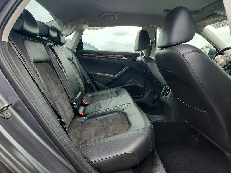 2015 VOLKSWAGEN PASSAT SEL  