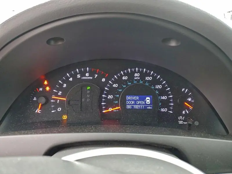 2011 TOYOTA CAMRY SE  